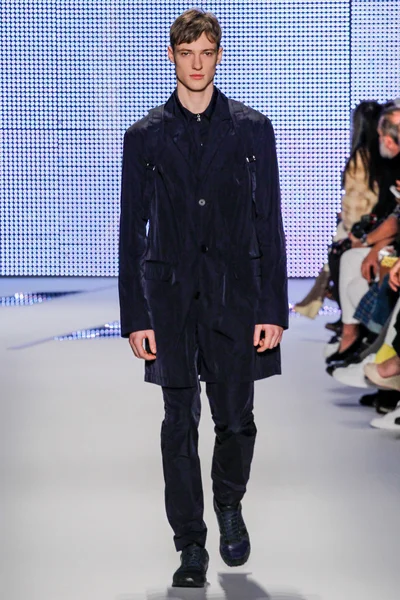 Look 7